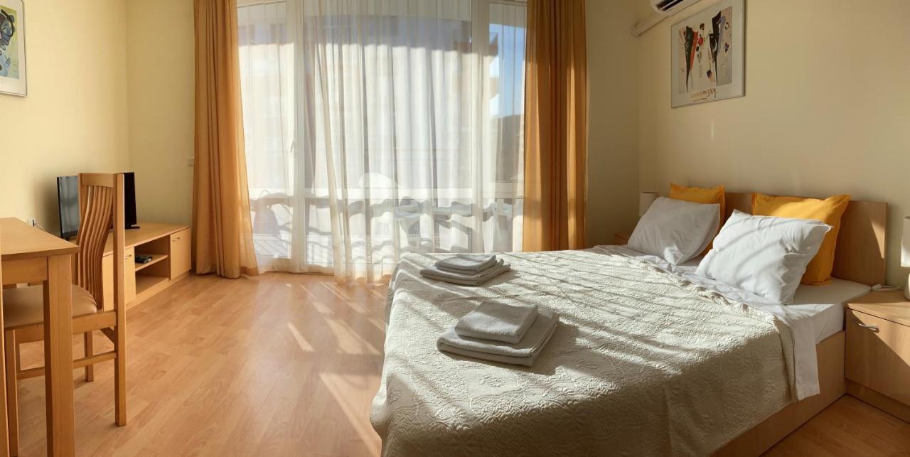 Marina View Fort Beach Studio Sveti Vlas Ngoại thất bức ảnh